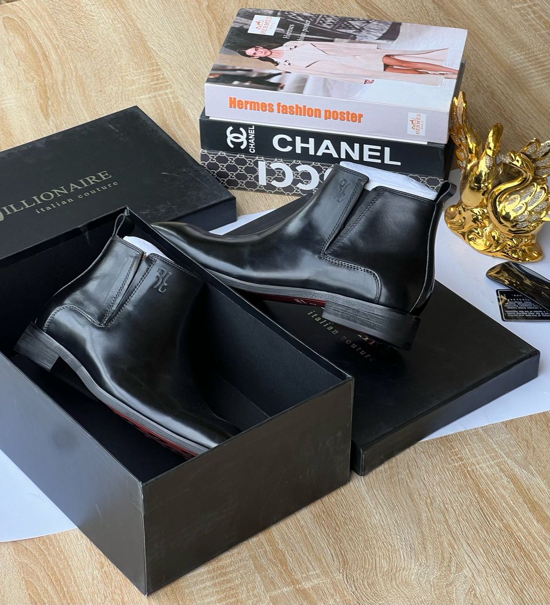 Footfamzpremium's tweet photo. Corporate Monday: Essentials For The Modern Man
Start your week with class. Let your shoes do the talking.
๐งตHere are 6 shoes every man should own for the corporate grind & and why they matter. https://t.co/rpgfA045sT