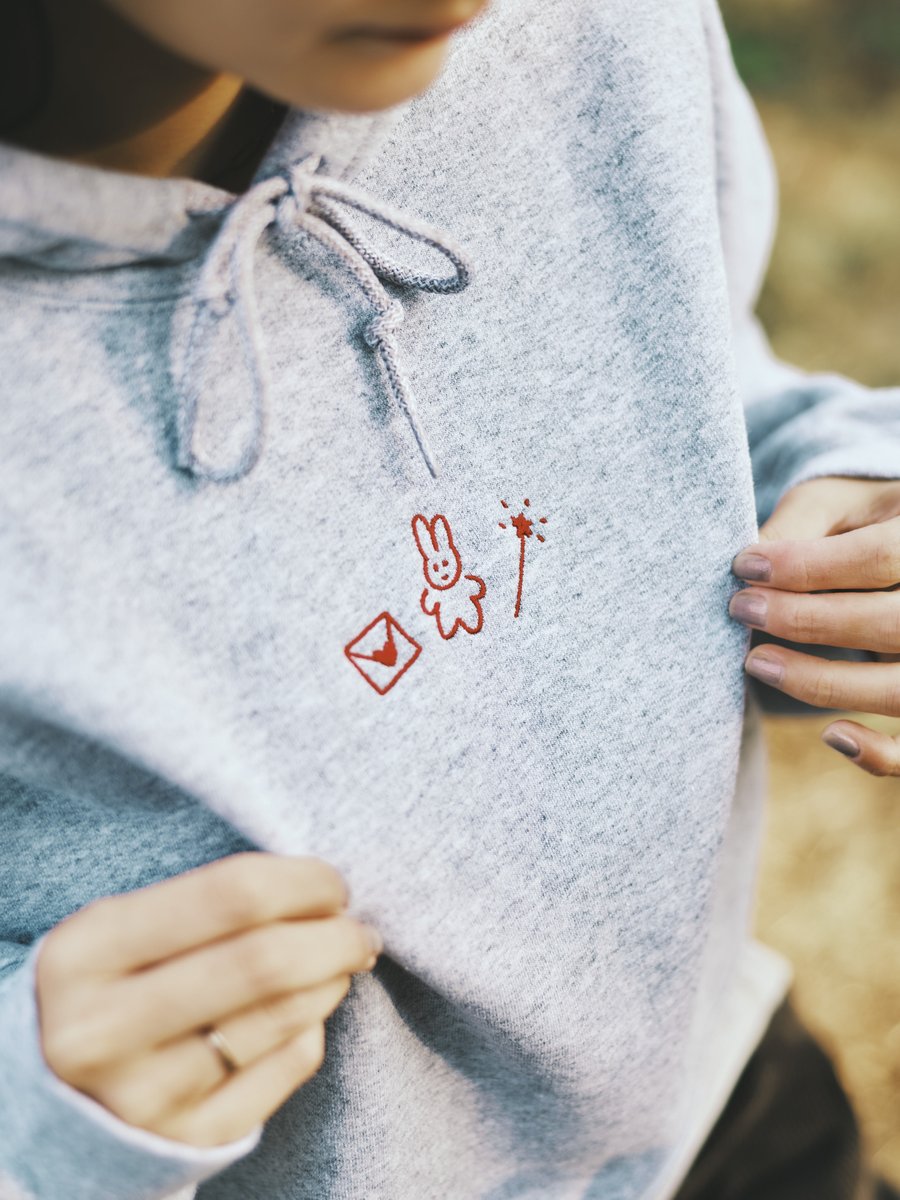 ✦.・｡┈ グッズ紹介② ┈｡・.✦ ▽たからもの刺繍パーカー ¥ 8,000