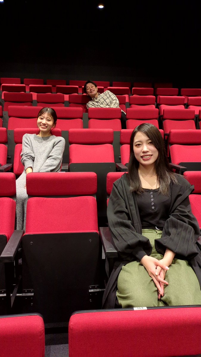 #ジョブキタ北八劇場 シリアスシリーズ
『納谷版〜藪の中』

本日は #納谷版藪の中 の
とある取材でした📸
キャストから五十嵐みのりさん／
小林エレキさん／坂口紅羽さんが登壇。

昨年 #別芥 で
朗読劇「藪の中」にも出演した御三方。
様々な話が飛び出します👀

🔻公演詳細
kita8theater.com/stage-schedule…