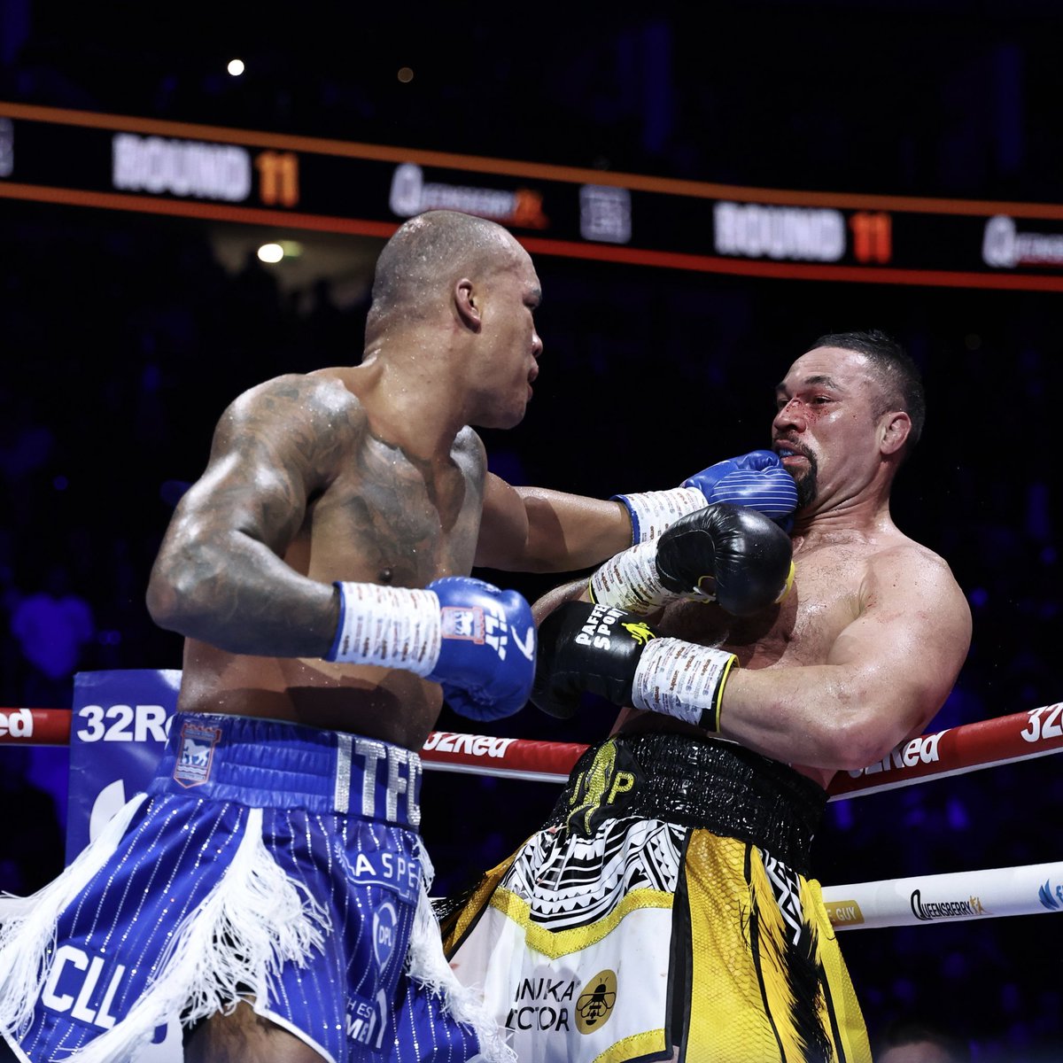 SimBoxx1's tweet image. 🥊

❌ No amateur background 

👊 A handful of white collar fights

👑 English, British, Commonwealth champion

🔜 Undisputed title fight next‼️

Ladies &amp;amp; gentlemen Mr @FabioWardley 🔥 

#SimBoxx