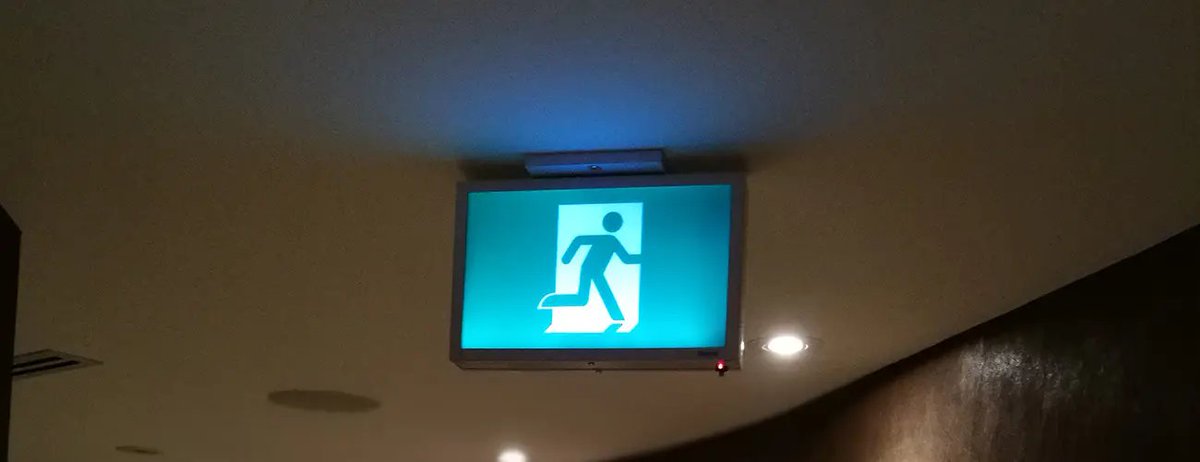 zhnng231854's tweet image. 🚨 Feituo LE2915-A double face ceiling exit sign: 19 SMD LEDs, 3H battery, clear direction guidance for safer buildings. ⚡ info@feituo.net
🔗 Explore: ifeituo.com
#feituo #emergencylighting #exitlights #safetylighting