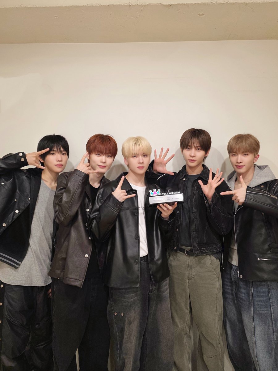 아이돌챔프 tweet media