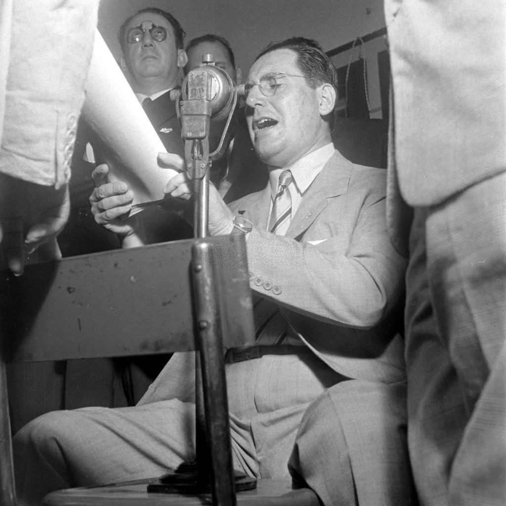 "El Justicialismo es una nueva filosofía de la vida, simple, práctica, popular, profundamente cristiana y profundamente humanista"

Juan Domingo Perón 🇦🇷