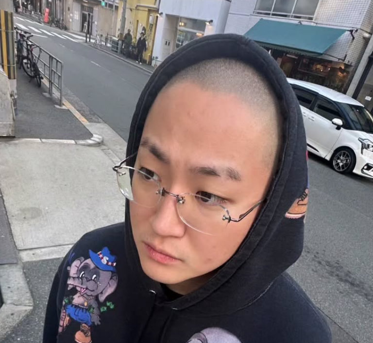 ちょっとデハン（まさお）

髪ありひきしまりBODYまさお
↓
髪なしぷよぷよBODYまさお👨‍🦲
↓
髪ありひきしまりBODYまさお←今ここ

昔の髪ありから好きになった私はやはり髪ありが好きすぎて今回のまさおは眩しかった😍✨←毛はある
みんなはどっちのまさおがいいのかしら😂