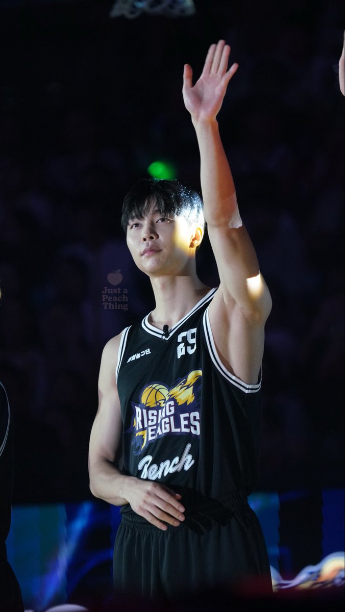 jjustapeachh's tweet image. 🐱👋🏻

#쟈니 #Johnny #DunkItJohnnySuh