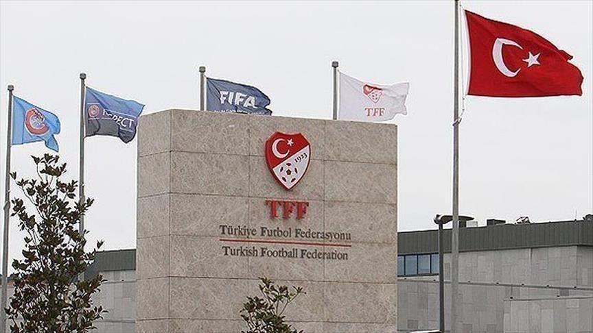 UEFA ve FIFA'nın en ufak sorunda Yunanistan Ligi'ne el atıp TFF'ye hiçbir konuda el atmaması da ilginç
