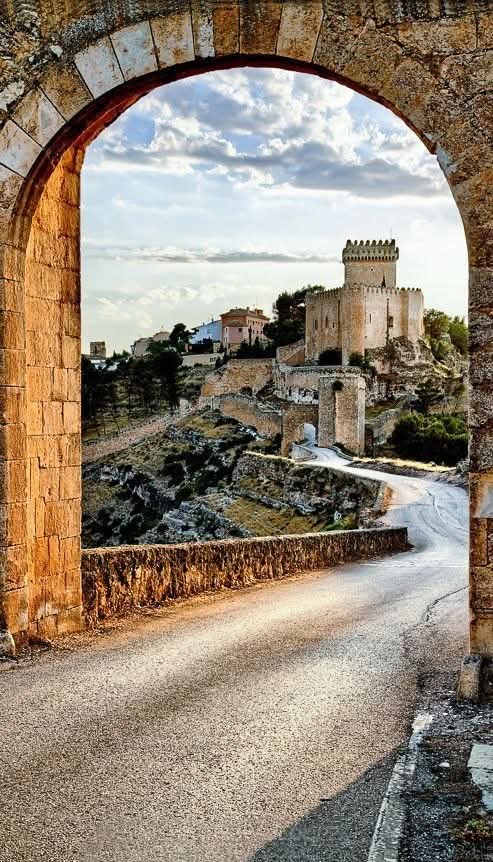 horchelopez's tweet photo. Castillo de Alarcón [Cuenca] https://t.co/TRZmPPR8nZ