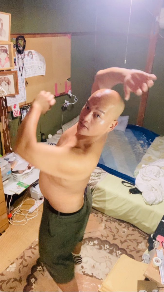 gcode2012's tweet image. 真っ暗だけど、走ってきました!
3キロ走って1キロのウォーキング。途中で負傷しました。
#筋トレ #ジョギング #ランニング #ダイエット