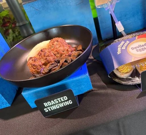 🍔Falloutのフードメニュー🍔

バラモンバーガー
イグアナの串焼き
ガルパーのシチュー
ヤムヤムデビルエッグ
ゲームよりかなり美味しそう😂😂😂
⬇️