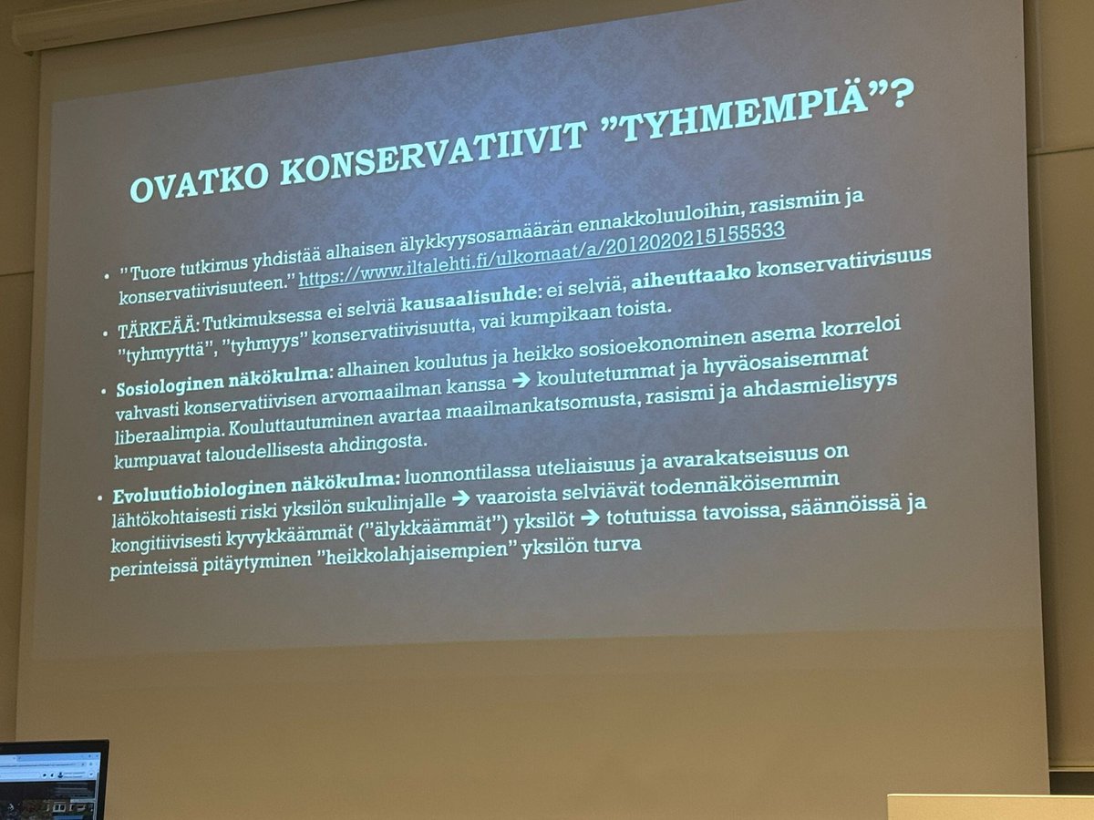 lauri_laitinen's tweet image. Kuulin oululaiselta lukiolaiselta, millaista propagandaa lukiolaisille pakotetaan Oulussa yhteiskuntaopin tunnilla.
Opettaja kehystää konservatiivit vähä-älyisiksi iltapäivälehtijuttujen nojalla viittaamatta suoraan alkuperäiseen tutkimukseen.
Poliittisesta propagoinnista ja…