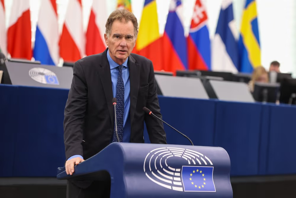 Οι Ευρωβουλευτές του ΠΑΣΟΚ, προς αποκατάσταση της αλήθειας και απαντώντας σε σχετικά δημοσιεύματα, που επιχειρούν να διαστρεβλώσουν τη θέση τους,  επαναλαμβάνουν ότι ΚΑΤΑΨΗΦΙΣΑΝ την κατάργηση της ομοφωνίας (βέτο) στις ενταξιακές διαπραγματεύσεις
facebook.com/share/p/1Dsqi9…