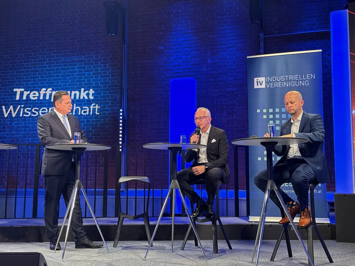 apg_at's tweet image. Vorstandssprecher Gerhard Christiner zu Gast beim Treffpunkt Wirtschaft: „Wir bauen das #Netz für die max. Leistung aus, aber nicht für die #Energie, die wir im Schnitt benötigen. Deswegen wäre ein Gesamtsystem für die Transformation des Energiesystems so wichtig.“