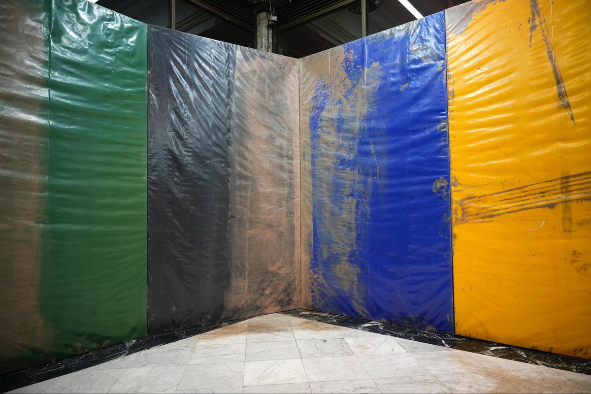 Aquest dimecres farà un any que la DANA va colpir el País Valencià.

🔸 L'exposició d'Hugo Martínez-Tormo al Banc d'Espanya, que evidencia l'impacte d'aquesta catàstrofe, romandrà oberta el 29 d'octubre, de 17 a 21h. Una oportunitat per reflexionar, però sobretot, per recordar.