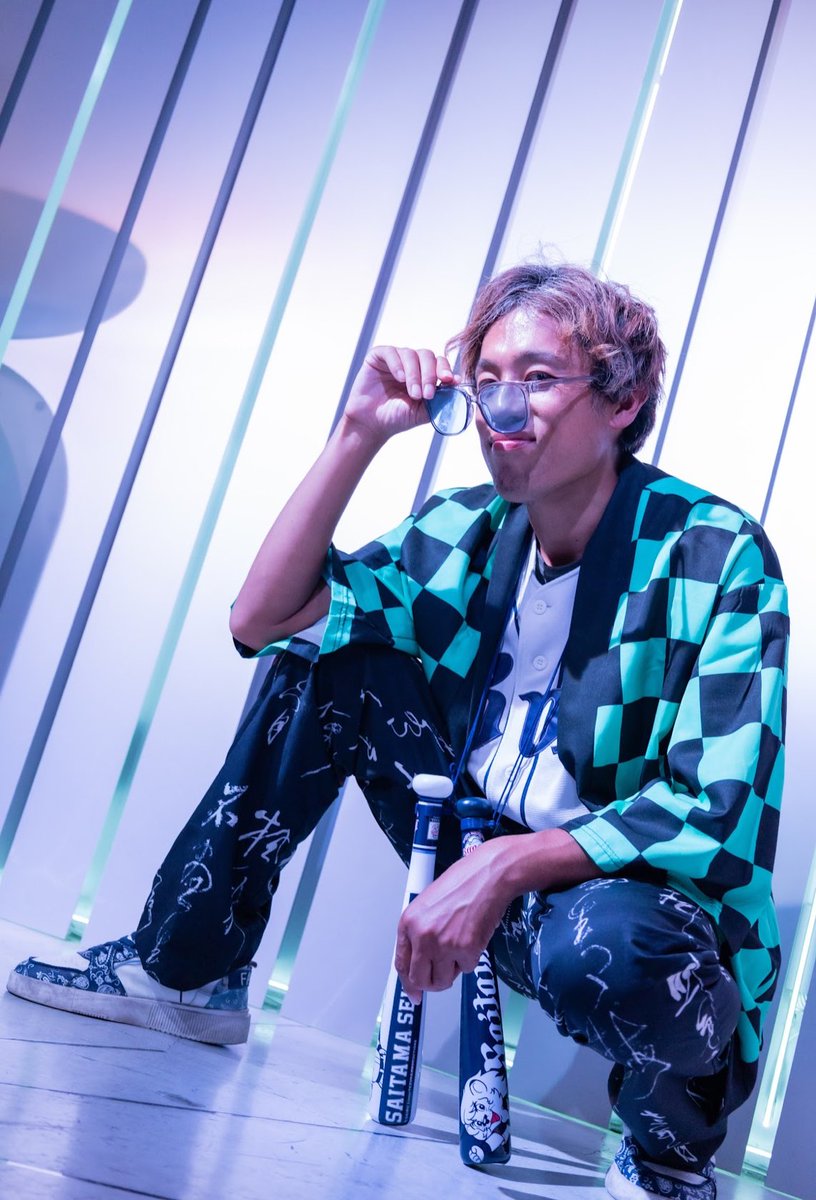 KuzuDragon92's tweet image. 昨日のハロウィンパーティー🥳🎃にて撮ってもらいました！😀野球シンガー若林のアー写が欲しかったので大事に保存しておきます！