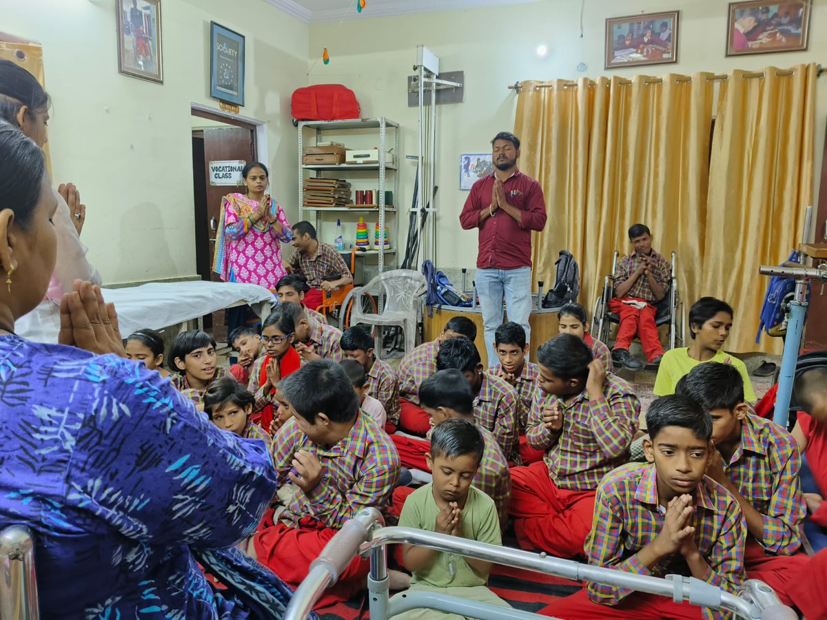 SPARCINDIA's tweet image. On 25th October 2025, Jyoti Kiran School organized a fun-filled Saturday Activity that combined learning with joy. The children participated meditation, animal play, group dance and buying and selling activity. #childrenwithdisability #jyotikiranschool #SaturdayActivity