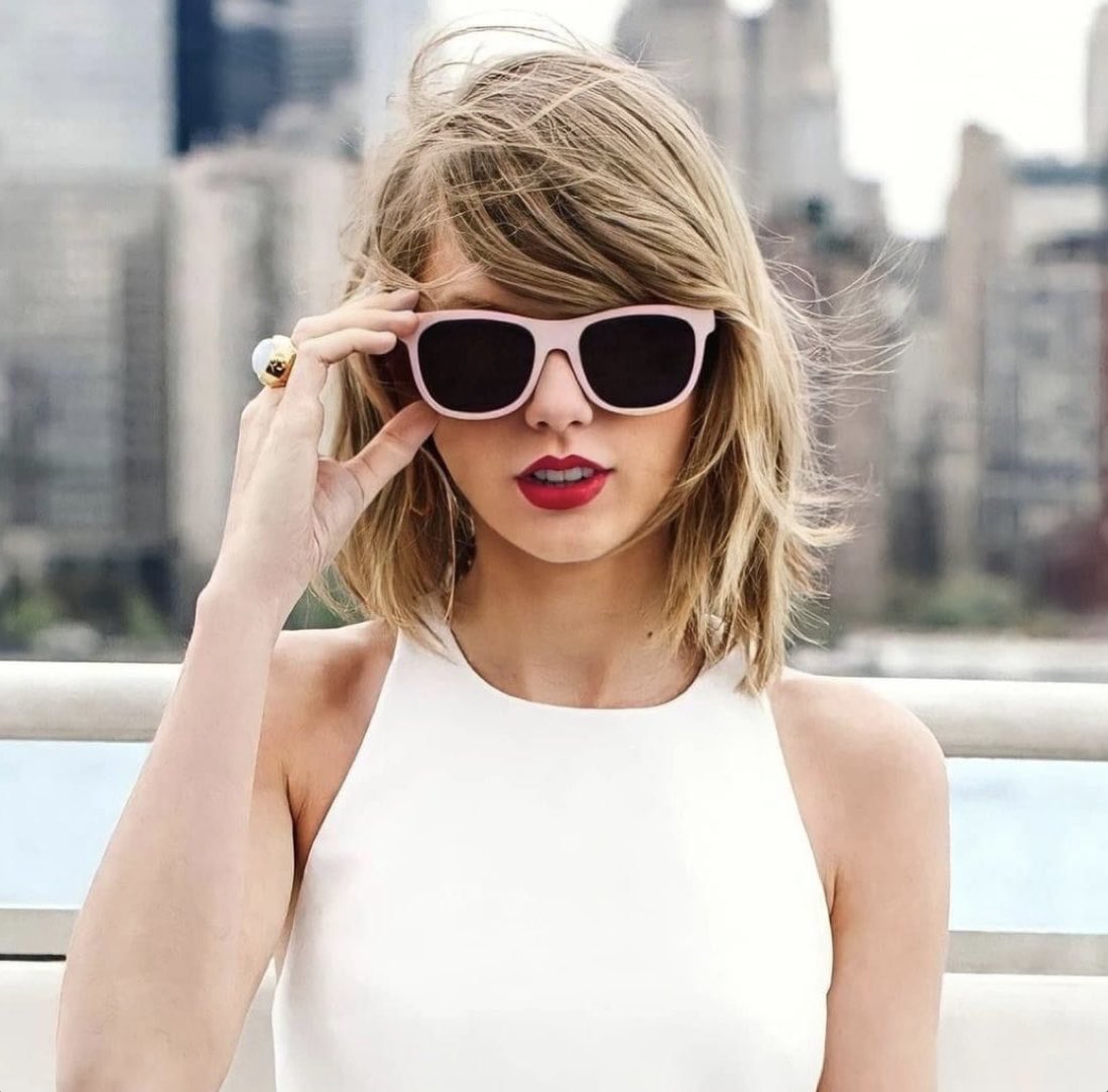 itziarxrep's tweet image. The best people in life are free…🕊️🩵✨
I can't explain in words how special this album is to me🥹
Happy #11YearsOf1989 and #2YearsOf1989TaylorsVersion 🫶🏻