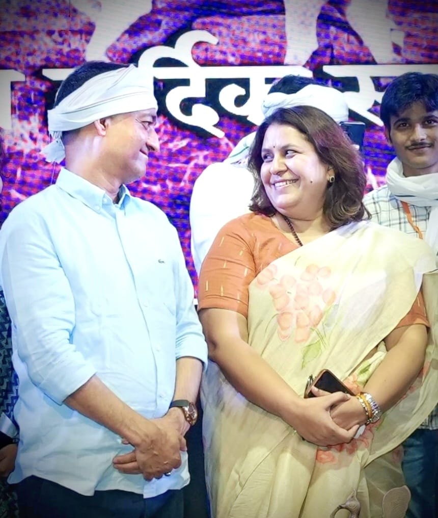 बौद्धिकता और तर्कशक्ति से संपन्न कांग्रेस पार्टी की राष्ट्रीय प्रवक्ता एवं सोशल मीडिया विभाग की चेयरपर्सन बहन श्रीमती <a href="/SupriyaShrinate/">Supriya Shrinate</a> जी को जन्मदिन की हार्दिक शुभकामनाएं।

ख़ुदा से आपकी उम्दा सेहत और लंबी आयु की दुआ करता हूँ।