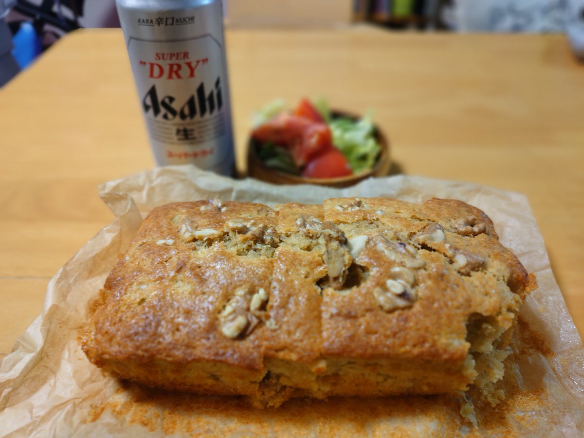 w2_k_h's tweet image. 勢いで作ったバナナケーキ🍌
すでに食べをかけ笑
これはおつまみです😊