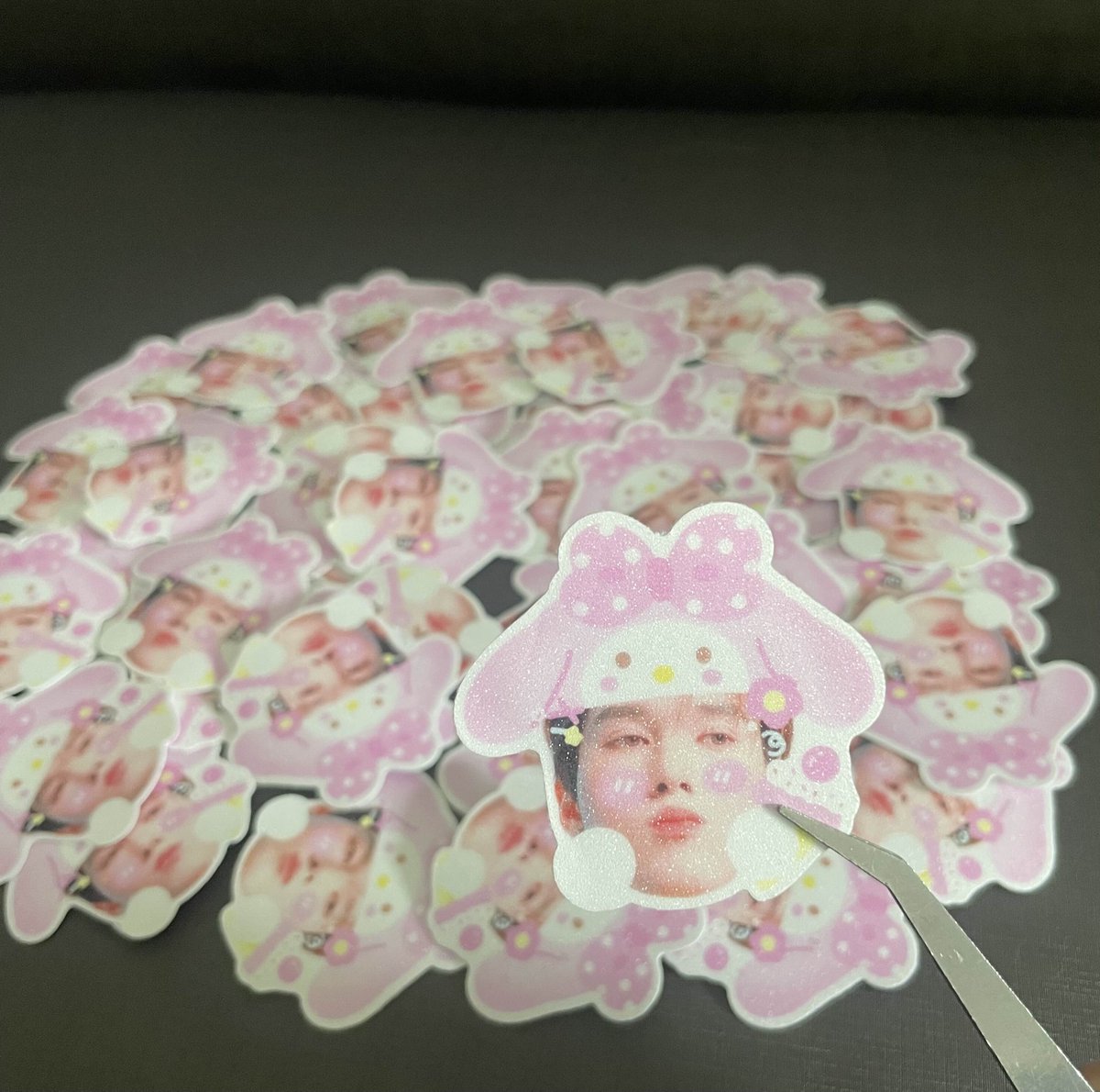 interprintt's tweet image. ร้าน INTER PRINT คิวรับงานยังว่างค้าบบ🙌🏻

งานด่วน ขอให้บอก🔥🔥🔥

🧸สติกเกอร์ไดคัท 50/100
🧸รับทำ Giveaway 
🧸รับพิมพ์งานทุกชนิด
🧸เคลือบเงา / กลิตเตอร์

👉🏻DM เข้ามาสอบถามหรือปรึกษาได้เลยนะครับ✨
#รับทำสติ๊กเกอร์ #สติ๊กเกอร์ไดคัท #รับทำของแจก #รับทําgiveaway #กอว