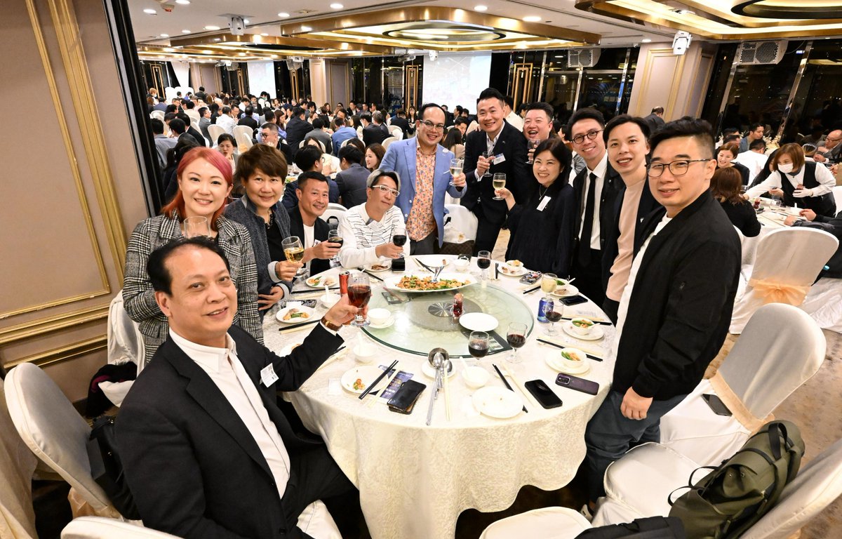 tencentcloud's tweet image. We were proud to sponsor the #HKRTIA’s 22nd Anniversary Dinner last week, celebrating #retail innovation! At our booth, together with our partner Nexify, we showcased #TCADP by #TencentCloud and were honored by the visit from Bernard Chan, JP, Under Secretary for Commerce and…