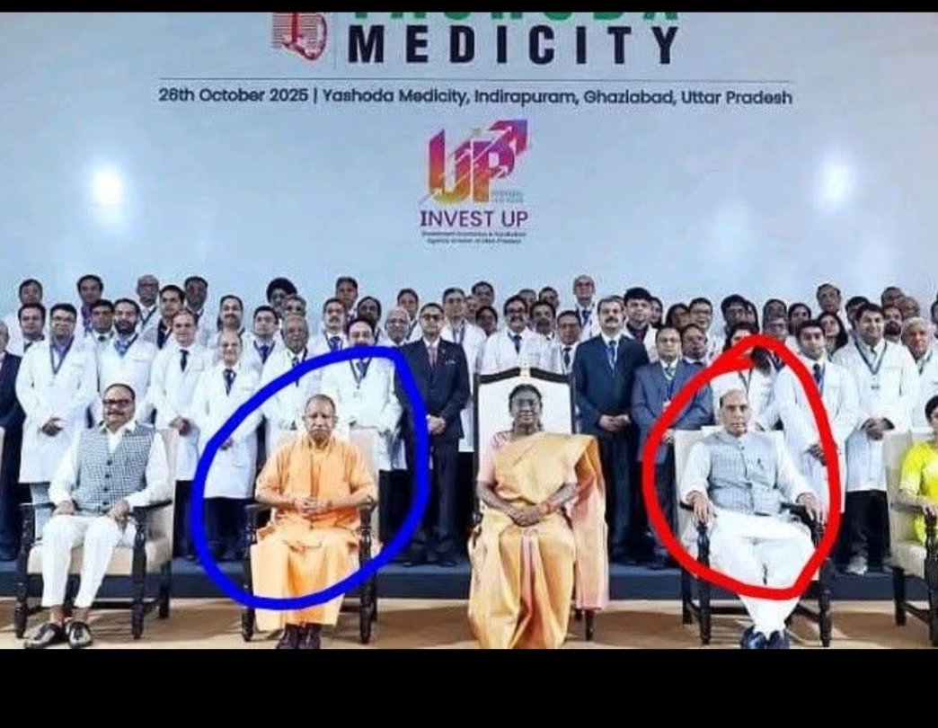 #राष्ट्रपति_द्रौपदी मुर्मू के आगमन और इंदिरापुरम स्थित यशोदा मेडिसिटी के #उद्घाटन कार्यक्रम के दौरान कार्यक्रम में #भव्य_VVIP कुर्सियों पर विराजमान उत्तर प्रदेश के उपमुख्यमंत्री #केशव_प्रसाद मौर्य दाएं और कैबिनेट मंत्री ओमप्रकाश राजभर बाएं ओर अब सपा कांग्रेस विपक्षी दल<a href="/kpmaurya1/">Keshav Prasad Maurya</a>