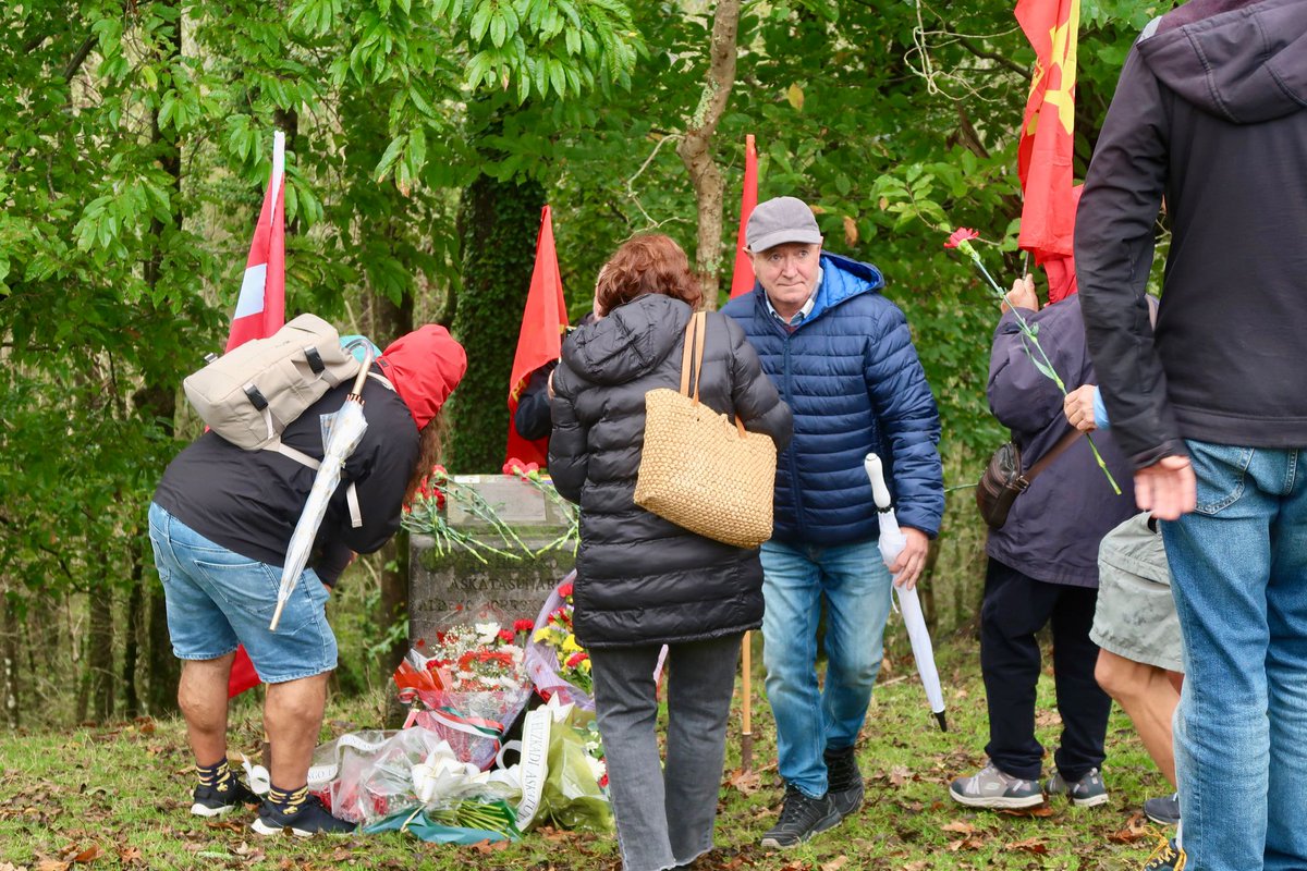 Atzo Pikoketan izan ginen, 1936ko abuztuaren 11n bertan fusilatutako gazteak omentzeko ekitaldian.

Izan zirelako gara🌹

Gora Euskal Errepublika! ✊🏼