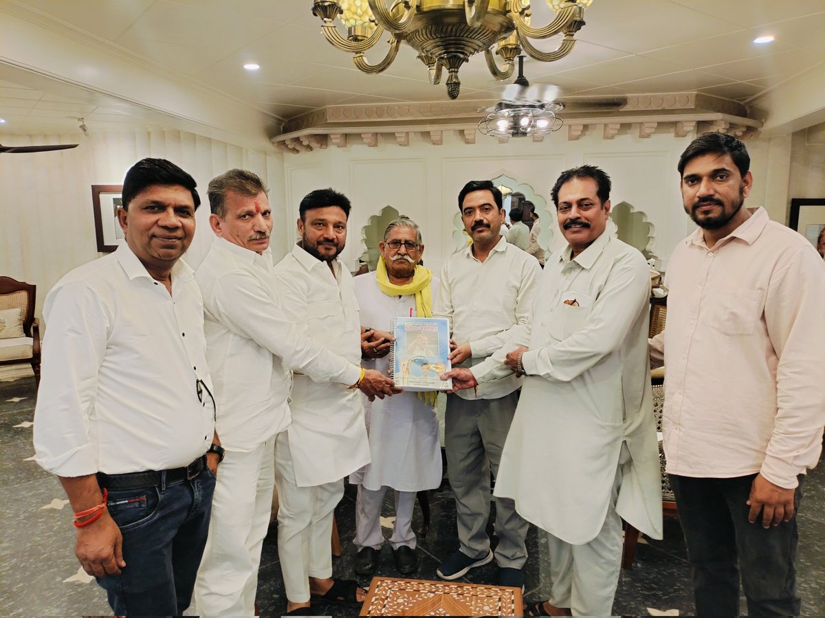 दिल्ली प्रदेश अध्यक्ष <a href="/devendrayadvinc/">Devender Yadav</a> जी के दिशा-निर्देश में
उत्तर-पूर्वी बाबरपुर ज़िले में सबसे ज़्यादा हस्ताक्षर कराने वाले
 ब्लॉक  भजनपुरा से शहज़ाद खान ने 5200+ हस्ताक्षर जुटाकर
वोट चोरी के विरुद्ध <a href="/RahulGandhi/">Rahul Gandhi</a> की आवाज़ को बुलंद किया।

#VoteChoriKeVirodhMein #RahulGandhi