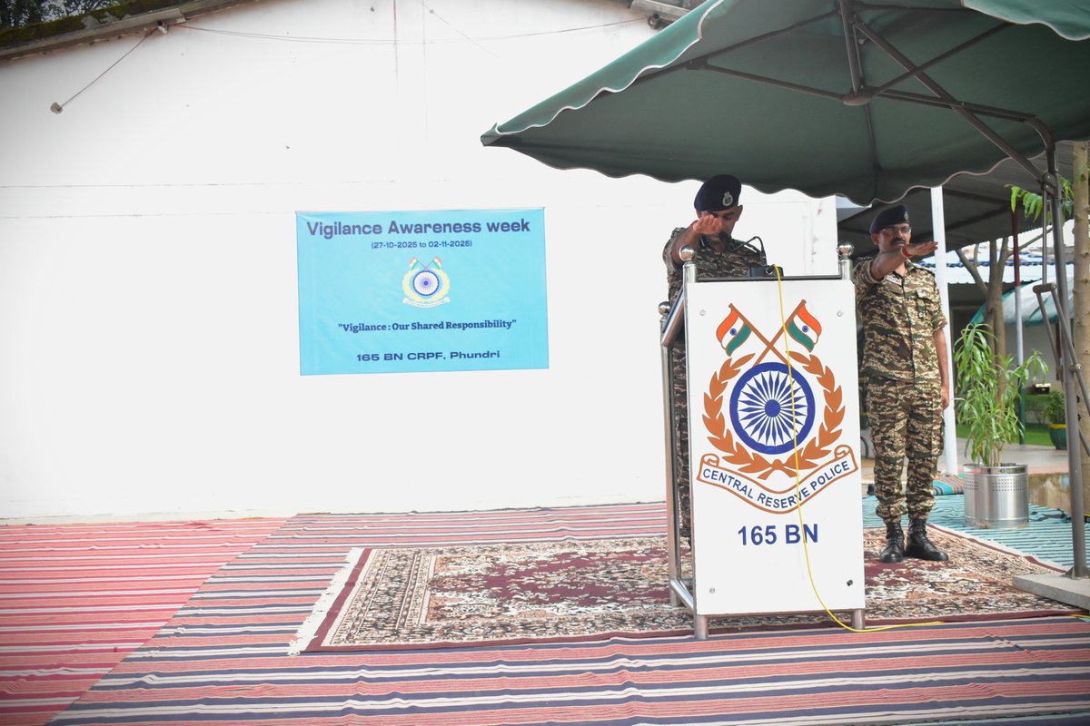 Today #165BN observed #VigilanceAwarenessWeek at #Phundri, #Bijapur with a pledge to uphold integrity, transparency and honesty - uniting against #Corruption.  #VigilanceIndia #SatarkBharat <a href="/crpfindia/">🇮🇳CRPF🇮🇳</a>