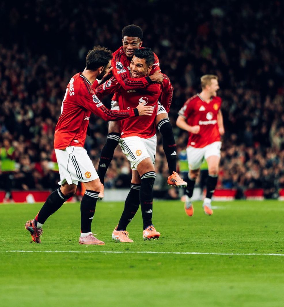 Manchester United have won 4 of their last 6 Premier League games. Only Arsenal (5) have won more in that period. 

From relegation form to title race pace. 📈
