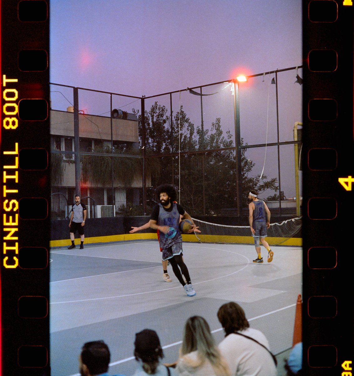 saman_gh1992's tweet photo. ایشالا که دیگه آخرین عکسای این رول باشه.
🎞 #cinestill800
📷#Eos650 https://t.co/3mukgQTIL1