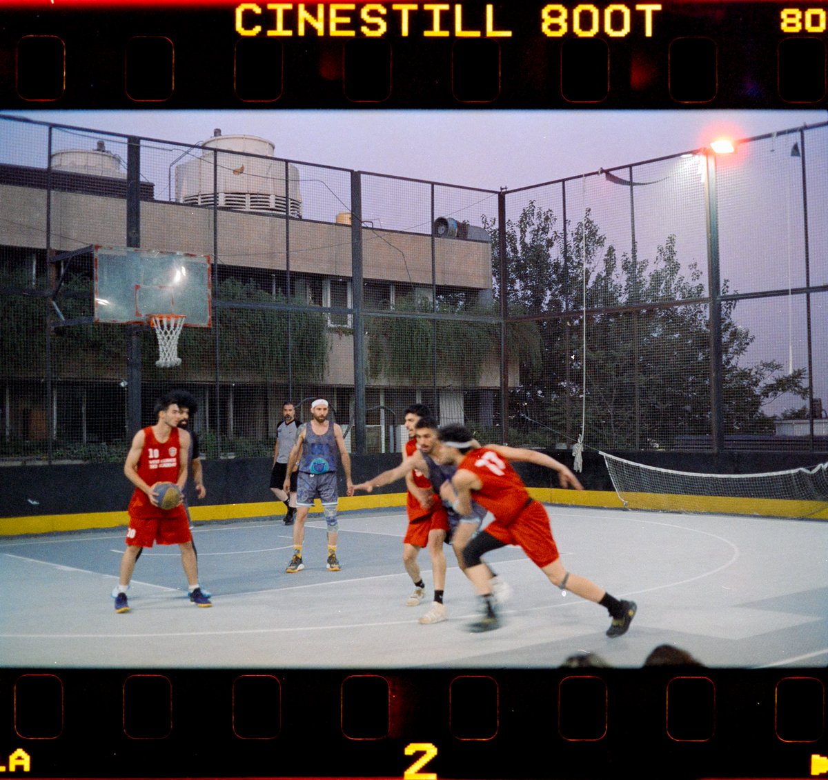 saman_gh1992's tweet photo. ایشالا که دیگه آخرین عکسای این رول باشه.
🎞 #cinestill800
📷#Eos650 https://t.co/3mukgQTIL1