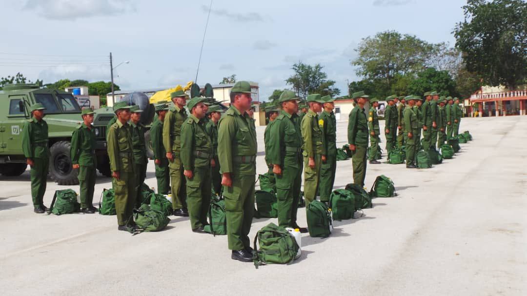 EjrcitoOrienta1's tweet photo. Ante el inminente peligro del Huracán Melissa hay otro Huracán y es de amor, compromiso y entrega a nuestro pueblo. Las fuerzas y medios del Ejército Oriental  listas para cumplir misiones.
#FARCuba https://t.co/rPJyt9qMky