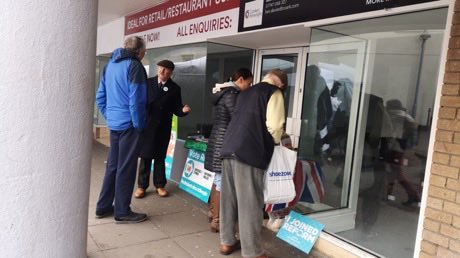 🚪 “And we’re off in Llanelli! And we’re off in Carmarthen! And we’re off in Ammanford!”

Reform Carmarthenshire were out in force on #ReformActionDay - taking our message of real change to the people of Wales! 🏴󠁧󠁢󠁷󠁬󠁳󠁿

#ReformUK #Wales <a href="/GarethReformUK/">Gareth Beer 🏴󠁧󠁢󠁷󠁬󠁳󠁿🇬🇧</a>