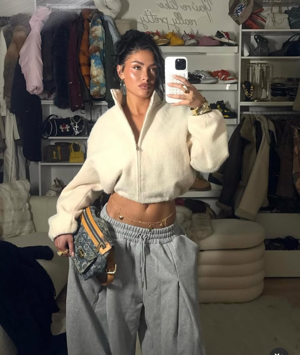 helliescott's tweet image. Happy new week