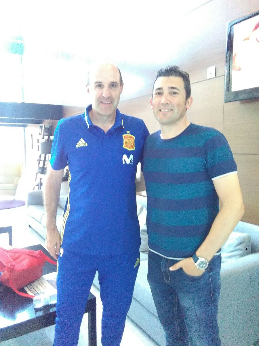 Fue campeón del mundo, pero su valor como persona alcanzaba a todo el Universo.
Amigo descansa en paz, siempre estarás presente.

¡¡ D.E.P Ochoto !!