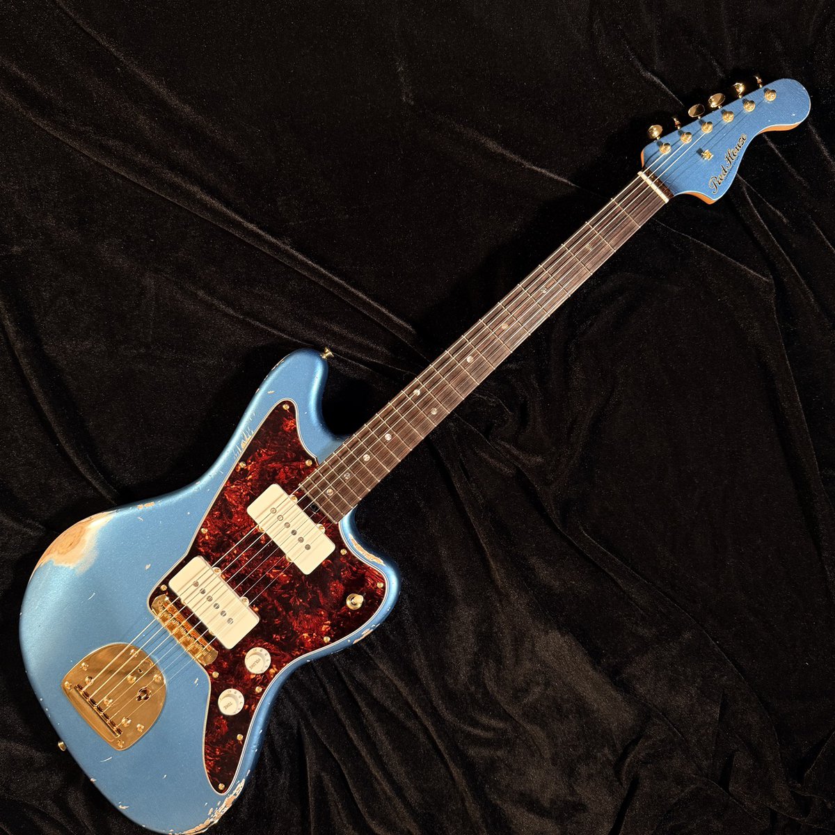 この美しい水面のようなウェザーチェックを見てくれ Red House