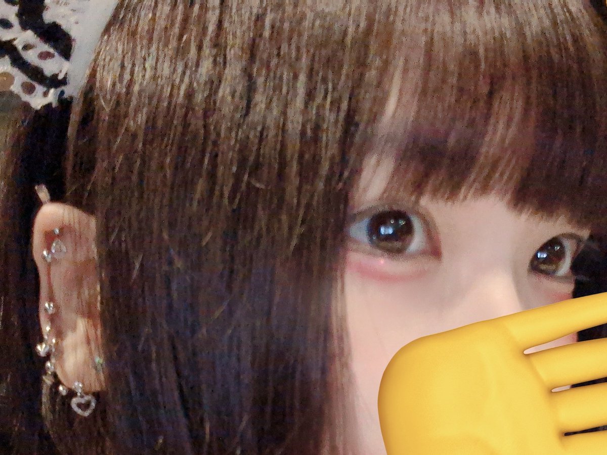 ＜( ΦωΦ )／してます！
ハロウィンぽいです！( )
シチューもまだだせます！！

昨晩ピアスを１個新たに開けたら朝、耳が血まみれでしたが元気です！