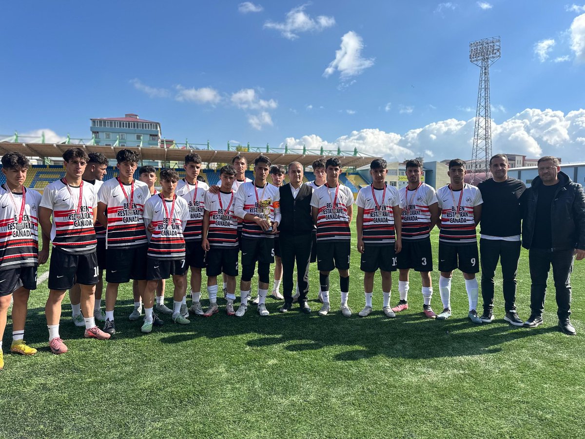 ⚽🏆 Okul Sporları Genç Erkekler Futbol İl Birinciliği Müsabakaları Sona Erdi! 

​Büyük heyecana sahne olan turnuvada şampiyonluğu kazanan 🥇🏆Fen Lisesi'ni yürekten tebrik ediyoruz!