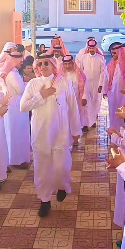 jamaan1433's tweet photo. الأستاذ حسن بن محمد الصعيري
@alsairi88    
أحد الزملاء الذين أفخر وأتشرف بمعرفتهم، قائد ناجح وإداري متميز، قاد عددًا من مدارس بيشة بكل اقتدار، ويرأس نادي بيشة الرياضي بروح المسؤولية والعطاء.  
تميّز بابتسامته، وتقديره للناس، وخلقه العالي، وفكره القيادي، وأخلاقه التي تظهر في كل موقف، تجعله قدوة في الميدان التربوي والإداري.  
من الأسماء التي تخلدها الذاكرة بكل احترام.
#اليوم_العالمي_للمدير  
لأن أمثاله يصنعون الفرق.
#القيادة_التربوية  
#التعليم  
#بيشة  
#قائد_ملهم  
#مدير_مدرسة
