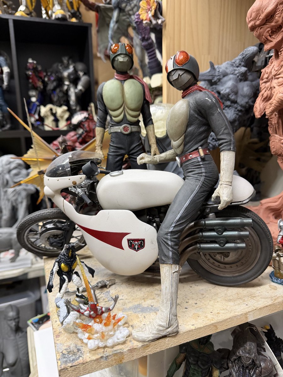 こんばんはᐕ)ﾉ

🐼「岡部〜こんなん持ってたん？」
🤓「去年から持ってましたよ」
🐼「ふ〜ん」

何て言いながら仕事してます🤣工房1部屋増えるんやけど そこには置かせへんで🤣
空き待ちやけどな🫠