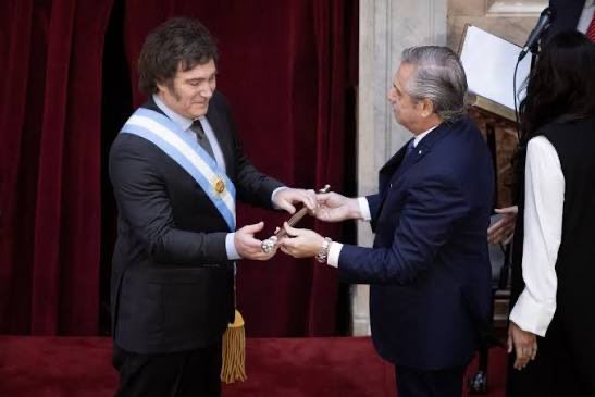 benegas_ross's tweet photo. Volví a twitter luego de un año y medio, que me pueden contar que pasó en todo este tiempo? https://t.co/VbVAKI4euU
