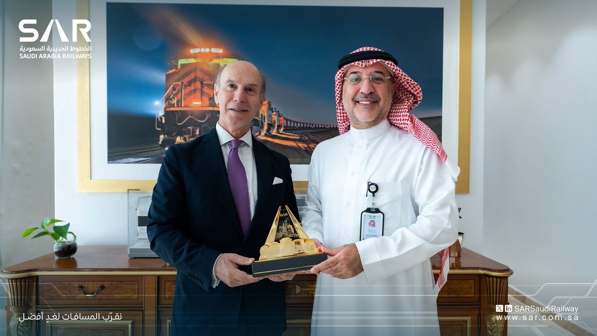 التقى سعادة الرئيس التنفيذي <a href="/Almalikb/">بشار بن خالد المالك</a> ، بسعادة سفير مملكة إسبانيا لدى المملكة السيد خابيير ماريا، وسعادة رئيس المكتب التجاري الإسباني السيد ليوناردو رودريغيز غارسيا، في مقر الشركة بالرياض.

جرى خلال اللقاء بحث أوجه التعاون المشترك واستعراض الفرص المستقبلية في قطاع الخطوط الحديدية