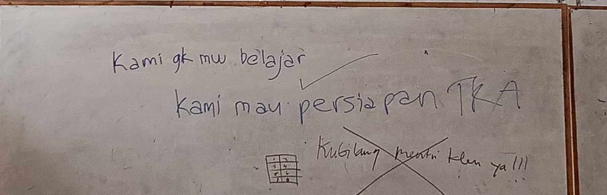 ara_o_o_o's tweet image. NGAKAK 😭😭😭😭