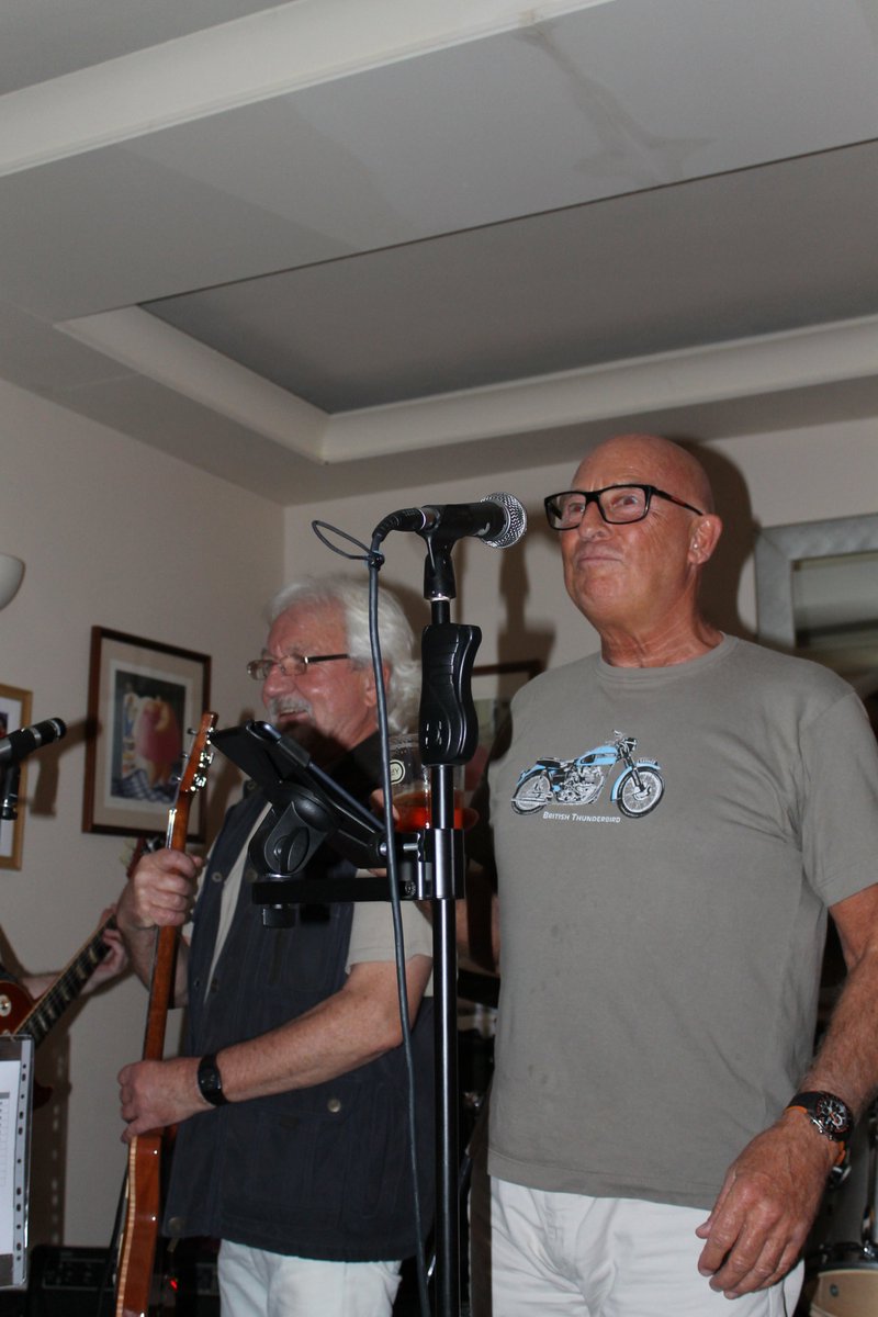 Pieces in November 2015

The Beaufort Arms, Crickhowell

#Crickhowell
#Music #photooftheday #rhythmandblues #60s #BirthtoReunionandBeyond

<a href="/JWPReardon/">John</a>
<a href="/vixmix144/">Victor Johnson</a>