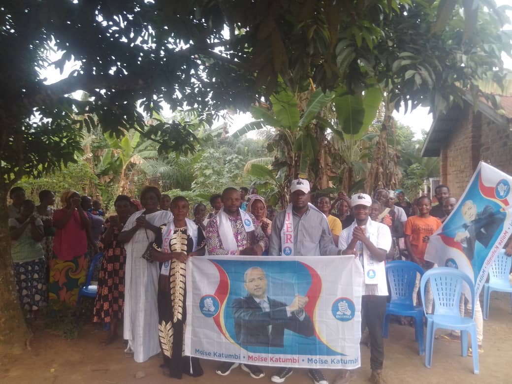 [#RDC : Souvent le terrain commande !

<a href="/Ensemble_MK/">Ensemble pour la République</a> est le reflet du terrain,il aspire à la volonté du peuple congolais !

«Vox populi,Vox Dei» 2028 <a href="/moise_katumbi/">Moise Katumbi</a> président de la république...]