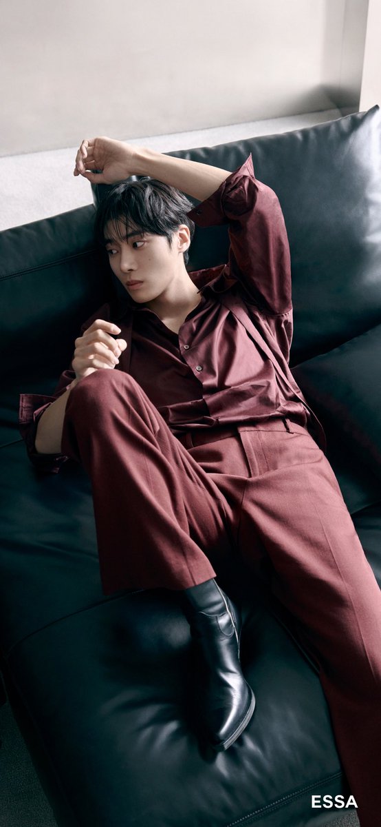 ttyuWOO's tweet image. essasofa 인스타 #추영우 
에싸 x 추영우 배경화면🥹✨

🔗link.inpock.co.kr/essasofa?fbcli…