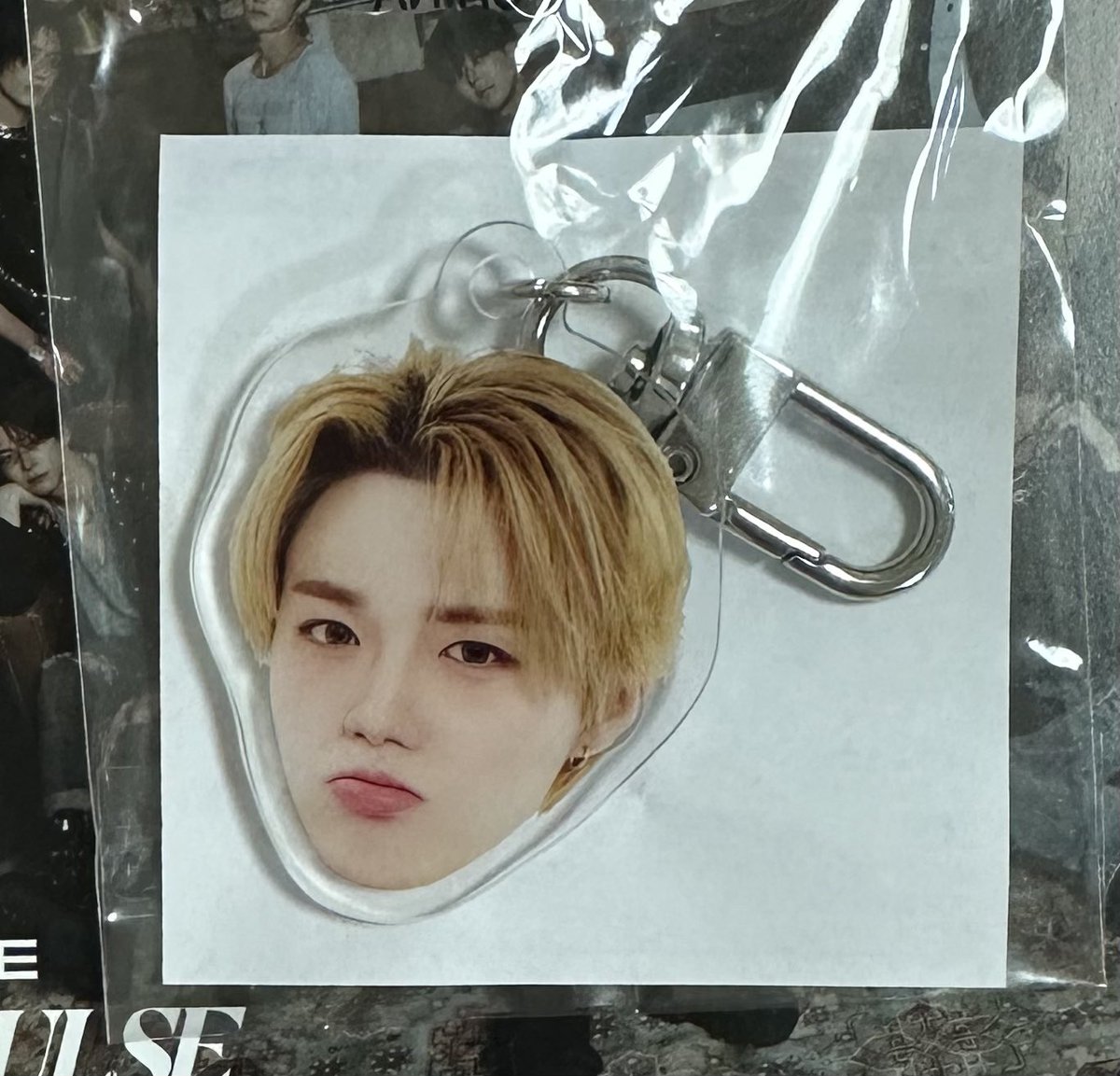 TREASURE カプセルトイ 顔アクキー 交換

【譲】ドヨン 哀

【求】 ドヨン 喜

11/1現場交換可能です️⭕️
お気軽にお声掛けください🙌🏻