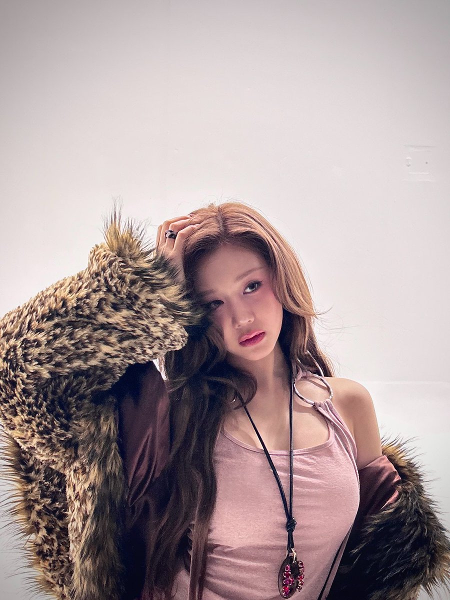 Pjharita's tweet image. A little sugar, a little spice — that’s the vibe. Sweet pink or wild fur? depends on the mood.