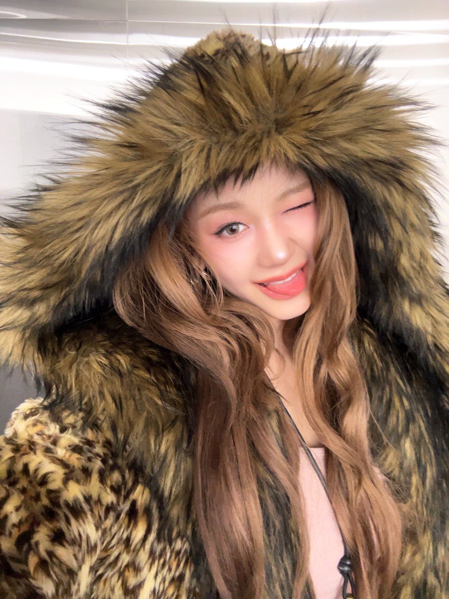 Pjharita's tweet image. A little sugar, a little spice — that’s the vibe. Sweet pink or wild fur? depends on the mood.