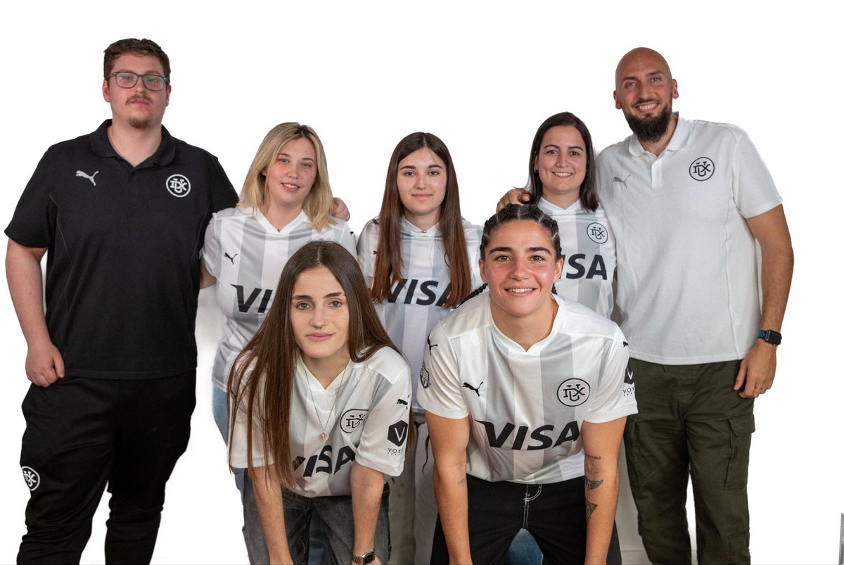 Quería contaros que dejo de formar parte de la academia de <a href="/TeamDUXGaming/">DUX Gaming</a> después de una de las mejores experiencias de mi vida.
Solo puedo dar las gracias a todas y cada una de las personas que forman parte de este proyectazo. 
Gracias por todo familia🥲
Siempre DUX ❤️❤️